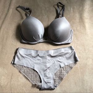 VS Fabulous Bra & NWT Panty set